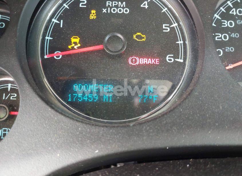 Photo 15 of 2014 Chevrolet Suburban 1500 LT (VIN 1GNSCJE07ER219935)