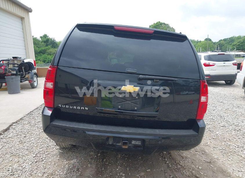 Photo 16 of 2014 Chevrolet Suburban 1500 LT (VIN 1GNSCJE07ER219935)