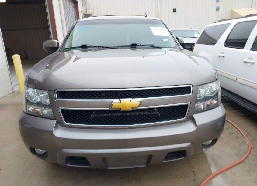 Photo 12 of 2014 Chevrolet Suburban 1500 LT (VIN 1GNSCJE07ER237366)
