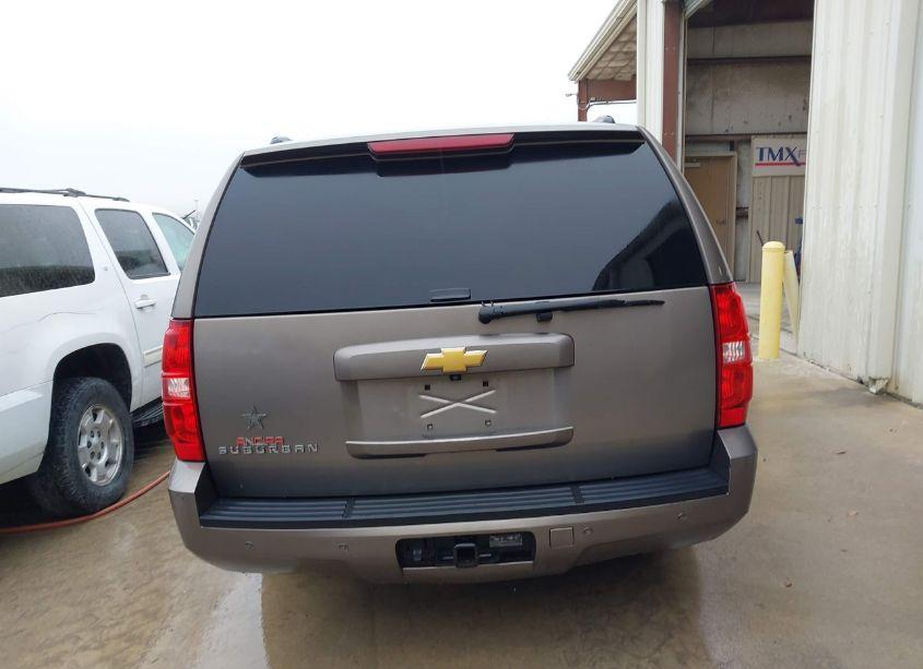 Photo 16 of 2014 Chevrolet Suburban 1500 LT (VIN 1GNSCJE07ER237366)