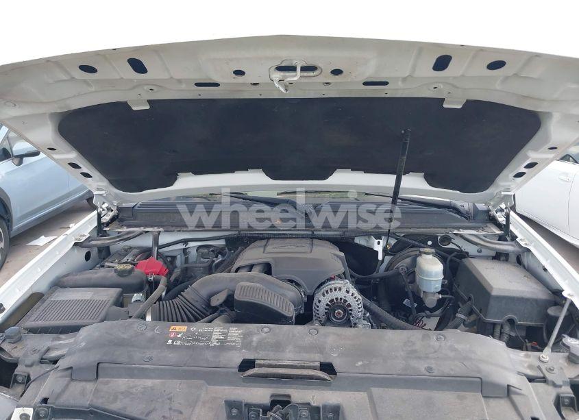 Photo 10 of 2013 Chevrolet Suburban 1500 LT (VIN 1GNSCJE08DR102735)