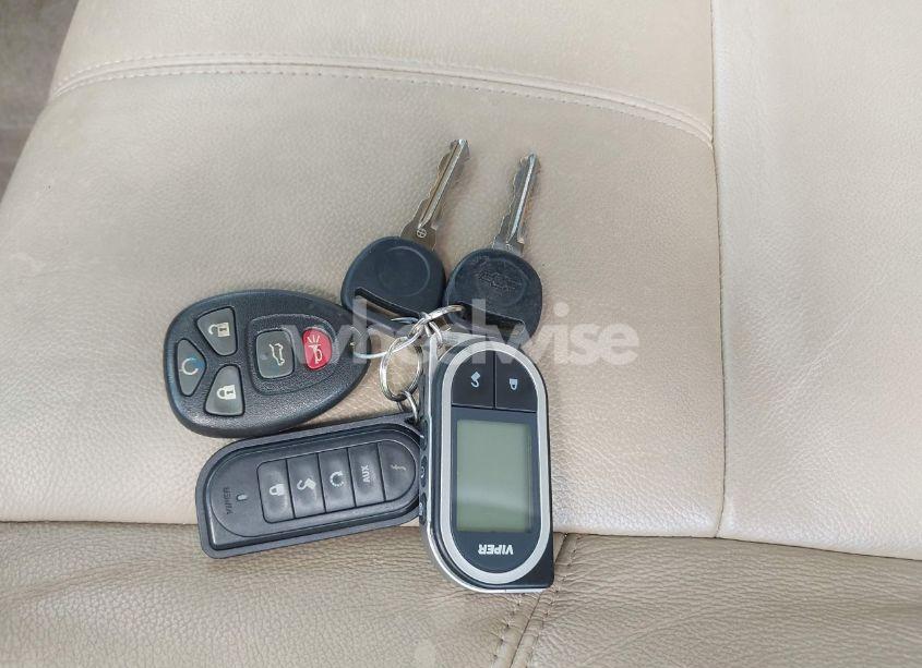 Photo 11 of 2013 Chevrolet Suburban 1500 LT (VIN 1GNSCJE08DR102735)