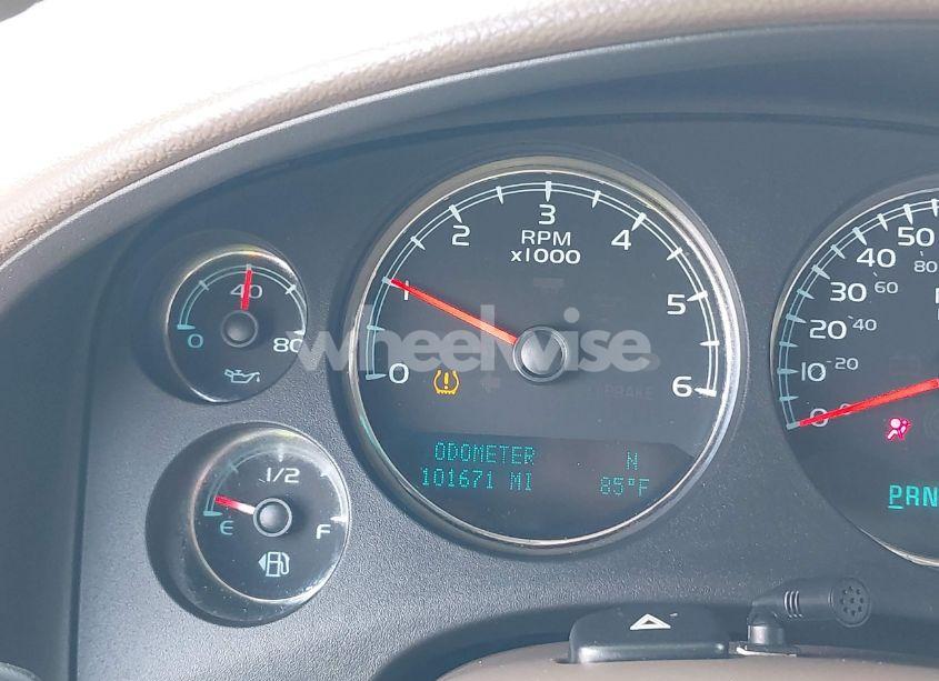 Photo 16 of 2013 Chevrolet Suburban 1500 LT (VIN 1GNSCJE08DR102735)