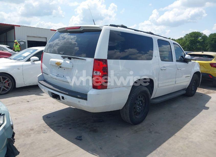Photo 4 of 2013 Chevrolet Suburban 1500 LT (VIN 1GNSCJE08DR102735)