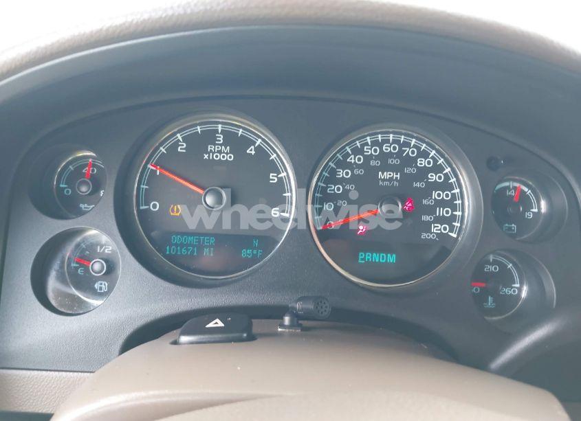 Photo 7 of 2013 Chevrolet Suburban 1500 LT (VIN 1GNSCJE08DR102735)