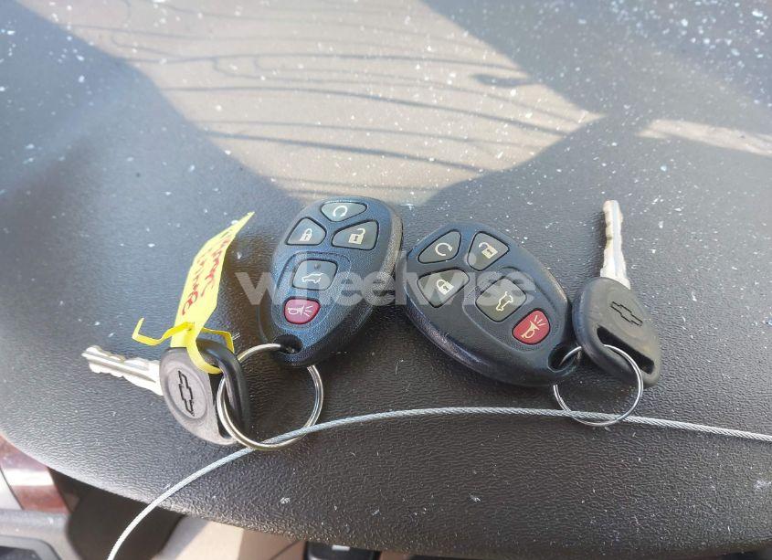 Photo 11 of 2013 Chevrolet Suburban 1500 LT (VIN 1GNSCJE08DR112648)