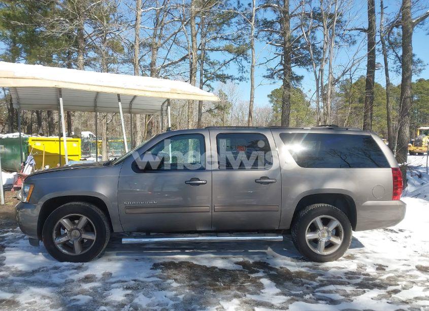 Photo 14 of 2013 Chevrolet Suburban 1500 LT (VIN 1GNSCJE08DR112648)