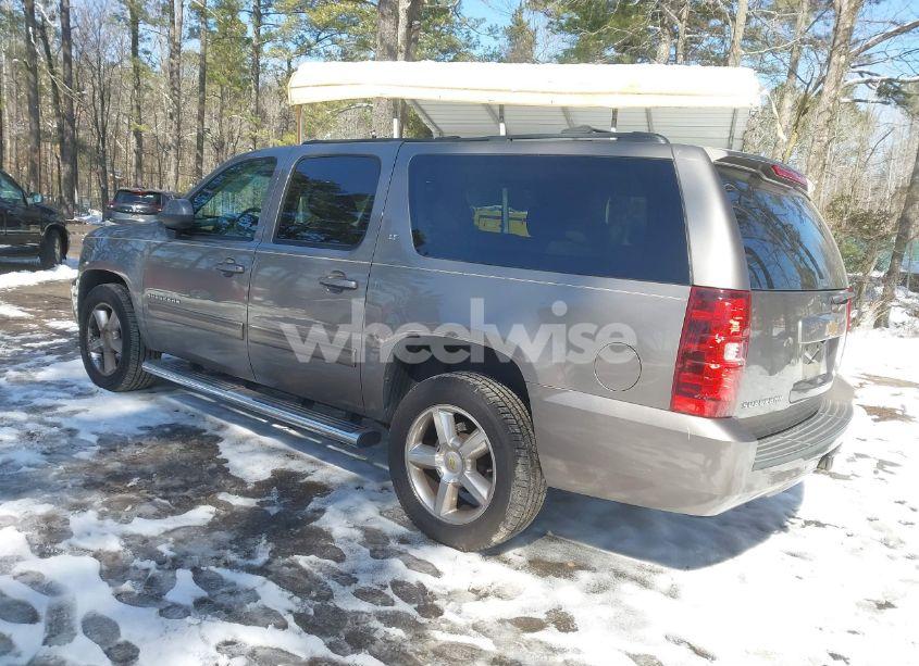 Photo 3 of 2013 Chevrolet Suburban 1500 LT (VIN 1GNSCJE08DR112648)