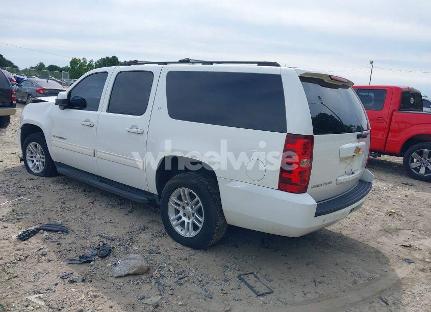 Photo 3 of 2014 Chevrolet Suburban 1500 LT (VIN 1GNSCJE08ER185472)