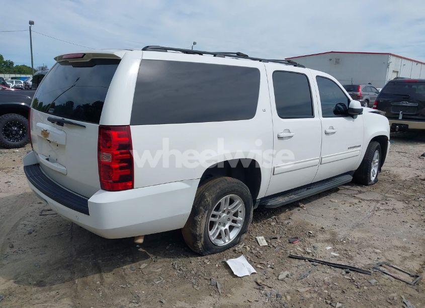 Photo 4 of 2014 Chevrolet Suburban 1500 LT (VIN 1GNSCJE08ER185472)