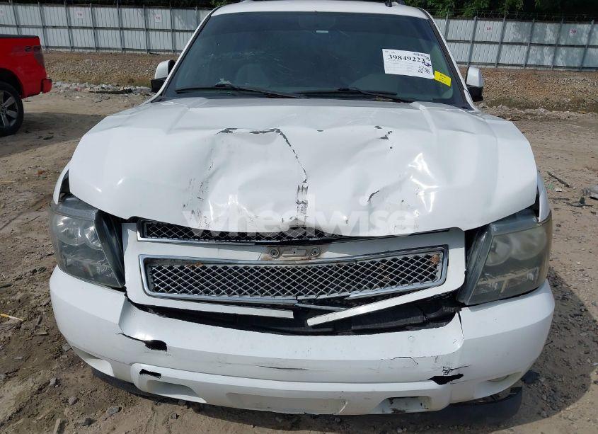 Photo 6 of 2014 Chevrolet Suburban 1500 LT (VIN 1GNSCJE08ER185472)