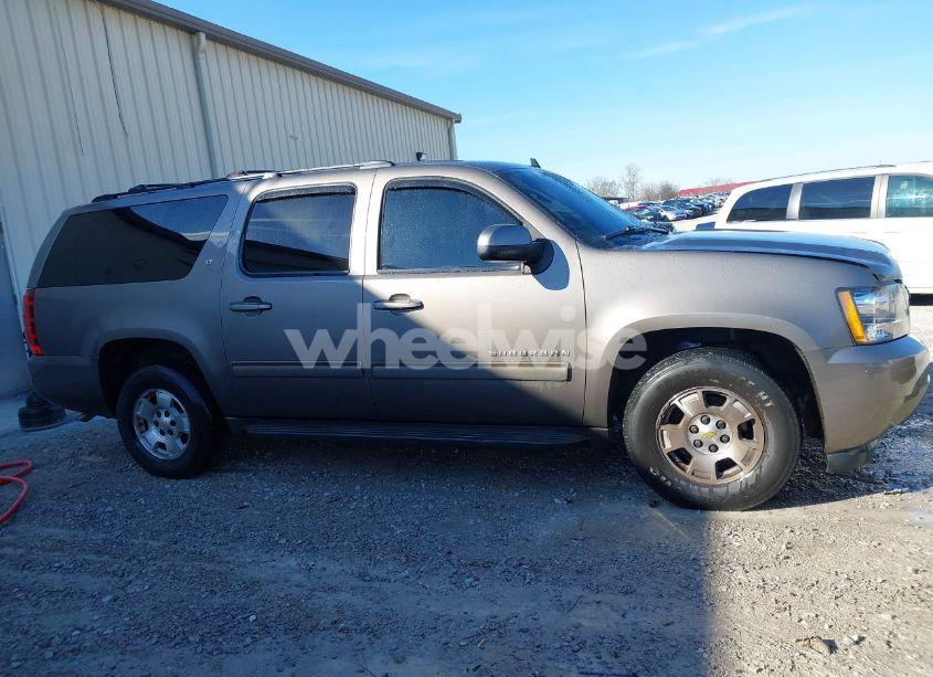 Photo 13 of 2011 Chevrolet Suburban 1500 LT1 (VIN 1GNSCJE09BR344091)