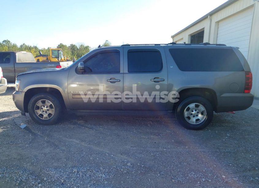 Photo 14 of 2011 Chevrolet Suburban 1500 LT1 (VIN 1GNSCJE09BR344091)