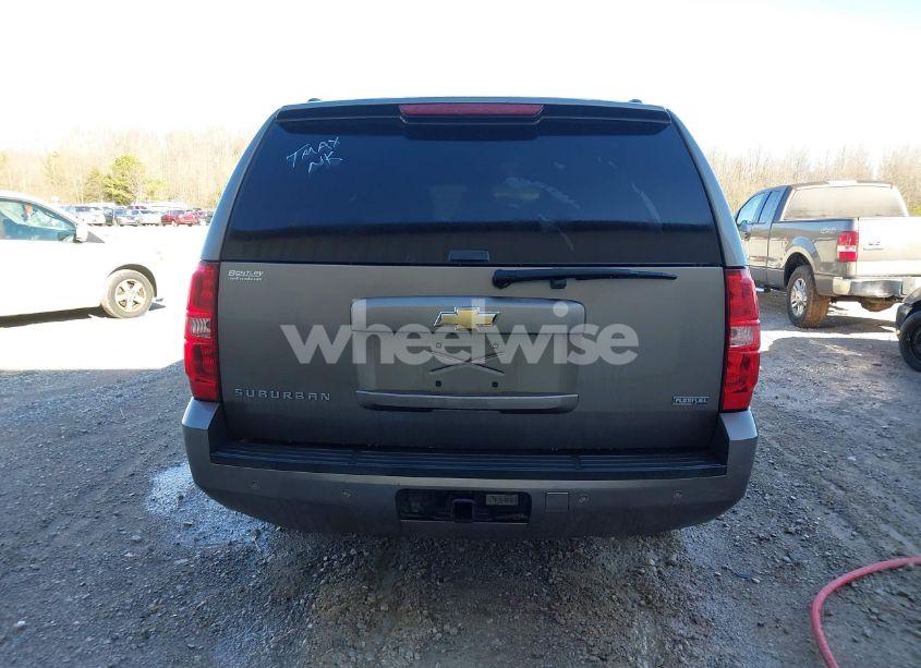 Photo 16 of 2011 Chevrolet Suburban 1500 LT1 (VIN 1GNSCJE09BR344091)