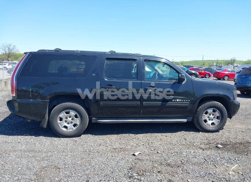 Photo 13 of 2012 Chevrolet Suburban 1500 LT (VIN 1GNSCJE09CR168533)