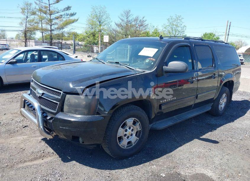 Photo 2 of 2012 Chevrolet Suburban 1500 LT (VIN 1GNSCJE09CR168533)