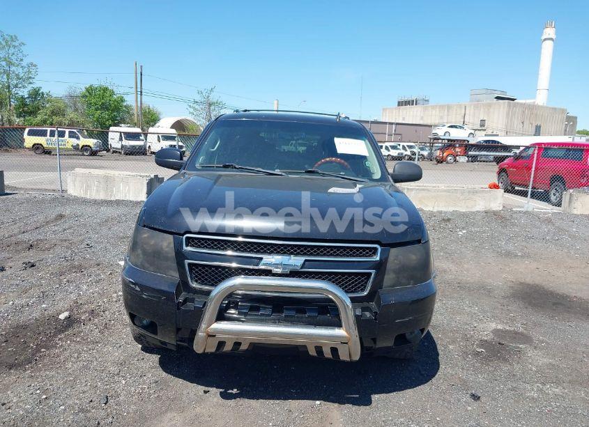 Photo 6 of 2012 Chevrolet Suburban 1500 LT (VIN 1GNSCJE09CR168533)