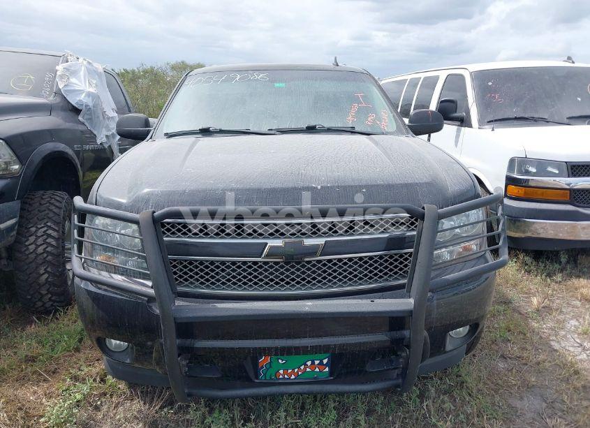 Photo 12 of 2013 Chevrolet Suburban 1500 LT (VIN 1GNSCJE09DR105045)