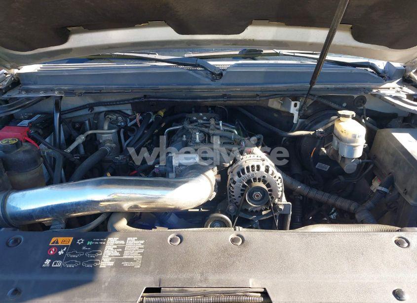 Photo 10 of 2013 Chevrolet Suburban 1500 LT (VIN 1GNSCJE09DR265667)