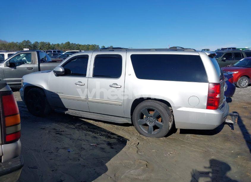 Photo 14 of 2013 Chevrolet Suburban 1500 LT (VIN 1GNSCJE09DR265667)