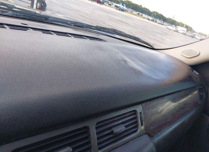 Photo 20 of 2013 Chevrolet Suburban 1500 LT (VIN 1GNSCJE09DR371200)