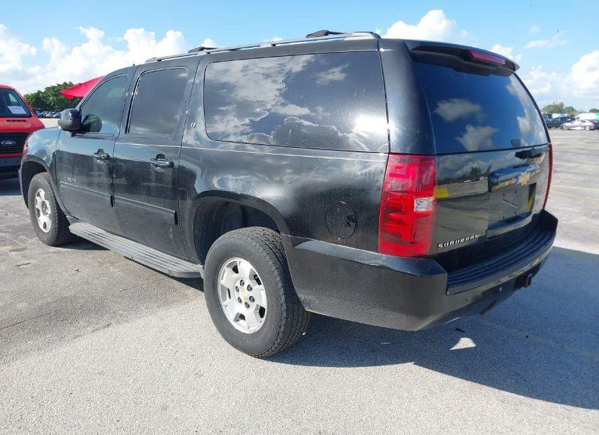 Photo 3 of 2013 Chevrolet Suburban 1500 LT (VIN 1GNSCJE09DR371200)