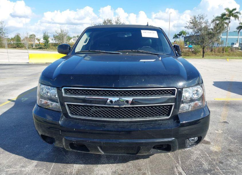 Photo 6 of 2013 Chevrolet Suburban 1500 LT (VIN 1GNSCJE09DR371200)