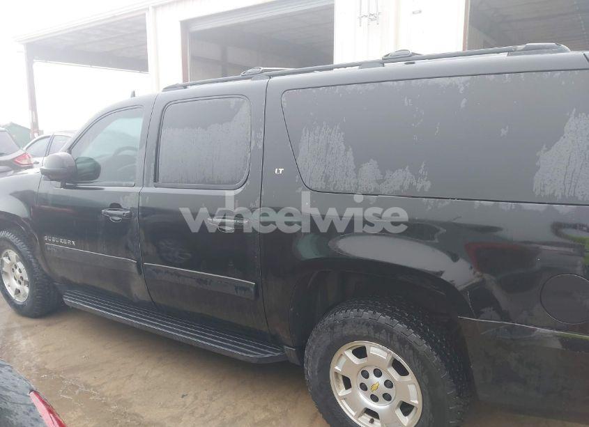 Photo 14 of 2014 Chevrolet Suburban 1500 LT (VIN 1GNSCJE09ER240365)