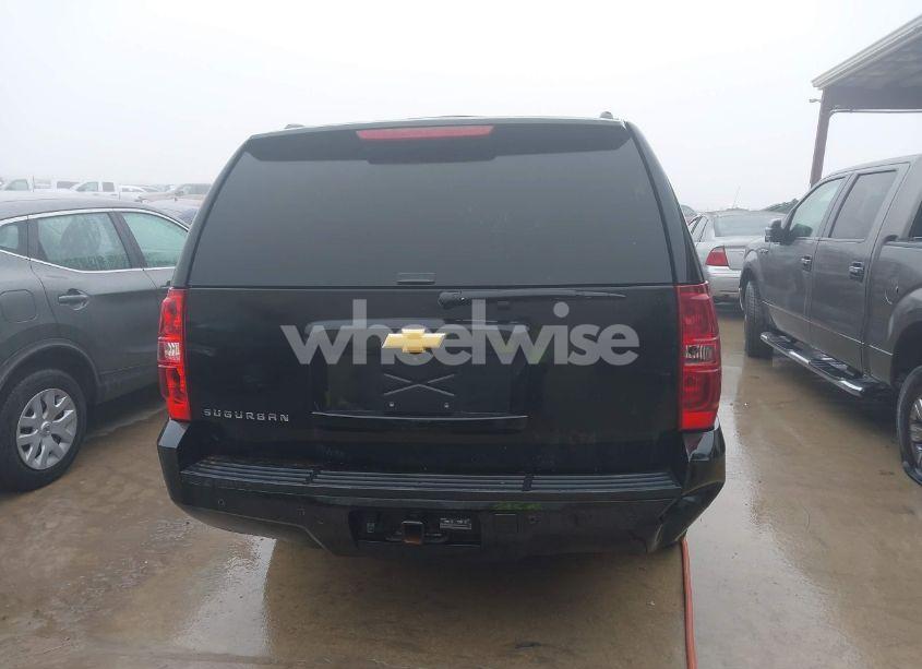 Photo 16 of 2014 Chevrolet Suburban 1500 LT (VIN 1GNSCJE09ER240365)