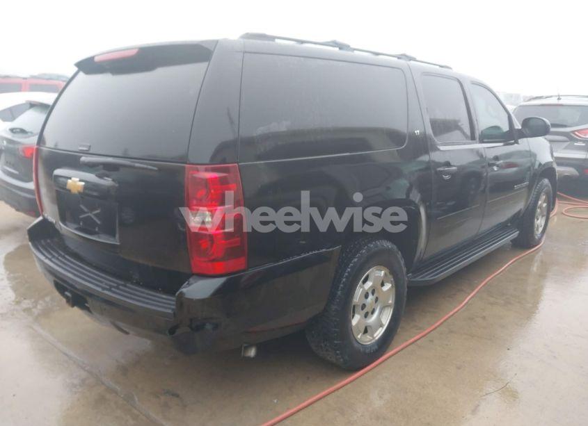 Photo 4 of 2014 Chevrolet Suburban 1500 LT (VIN 1GNSCJE09ER240365)