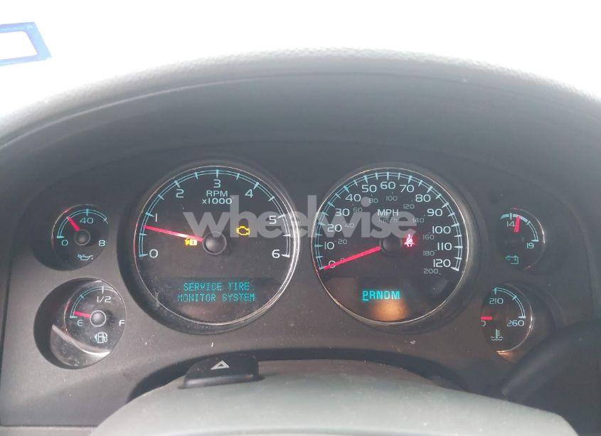 Photo 7 of 2014 Chevrolet Suburban 1500 LT (VIN 1GNSCJE09ER240365)