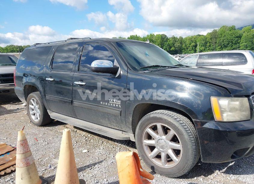 Photo 13 of 2011 Chevrolet Suburban 1500 LT1 (VIN 1GNSCJE0XBR133465)