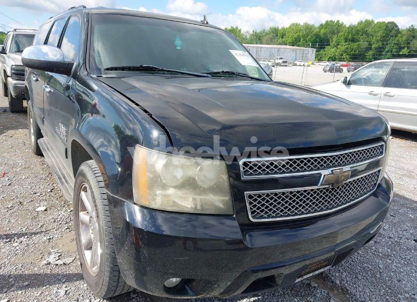 Photo 6 of 2011 Chevrolet Suburban 1500 LT1 (VIN 1GNSCJE0XBR133465)