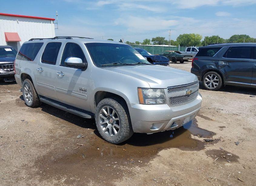 2011 Chevrolet Suburban 1500 LT1 (VIN 1GNSCJE0XBR156860) main photo