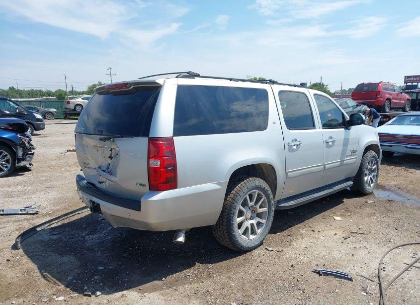 Photo 4 of 2011 Chevrolet Suburban 1500 LT1 (VIN 1GNSCJE0XBR156860)