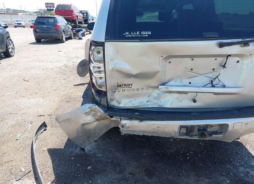 Photo 6 of 2011 Chevrolet Suburban 1500 LT1 (VIN 1GNSCJE0XBR156860)