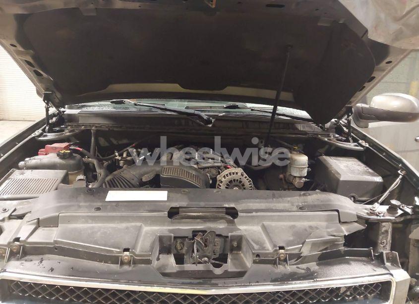 Photo 10 of 2011 Chevrolet Suburban 1500 LT1 (VIN 1GNSCJE0XBR180270)