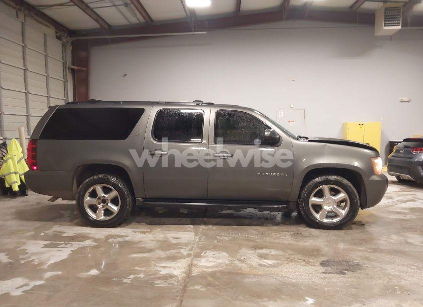 Photo 13 of 2011 Chevrolet Suburban 1500 LT1 (VIN 1GNSCJE0XBR180270)