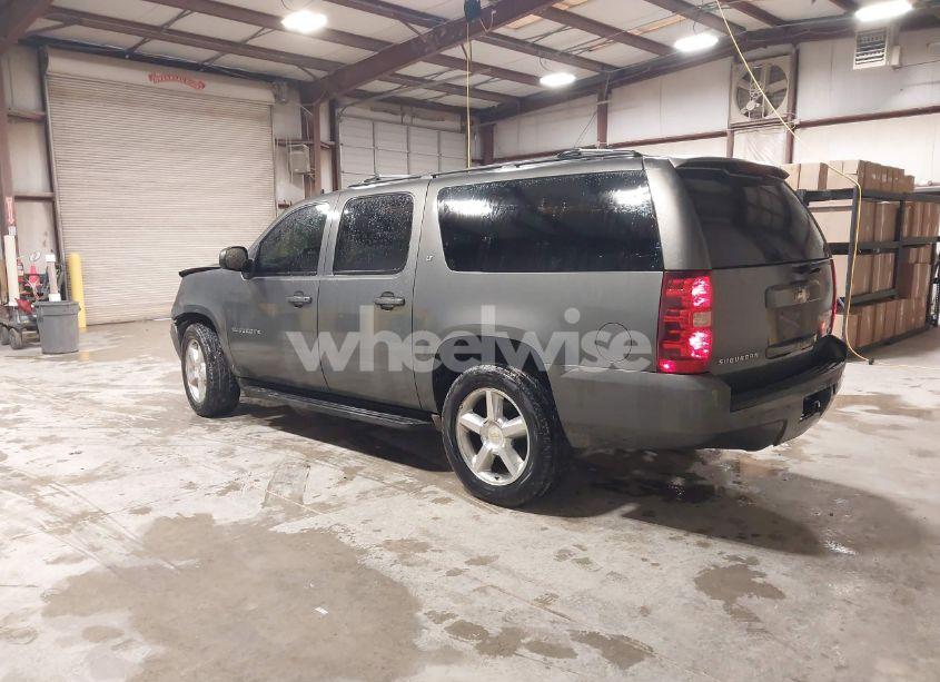 Photo 3 of 2011 Chevrolet Suburban 1500 LT1 (VIN 1GNSCJE0XBR180270)