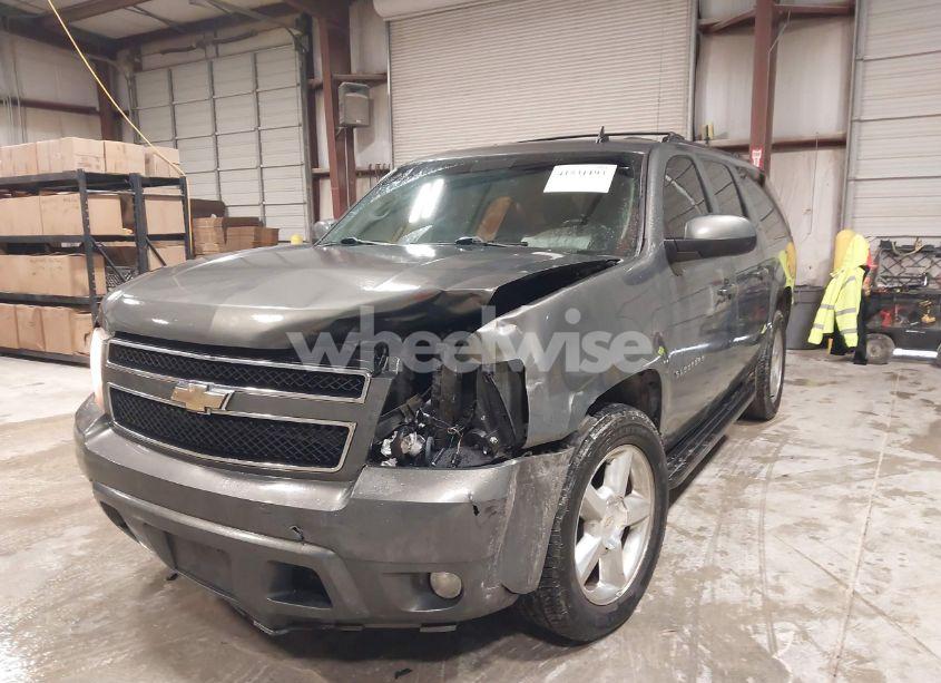 Photo 6 of 2011 Chevrolet Suburban 1500 LT1 (VIN 1GNSCJE0XBR180270)
