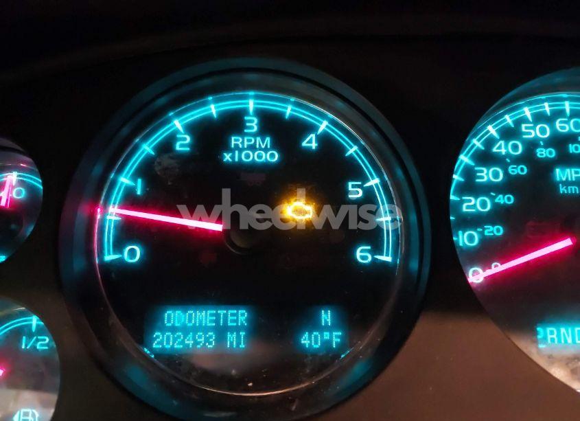 Photo 7 of 2011 Chevrolet Suburban 1500 LT1 (VIN 1GNSCJE0XBR180270)