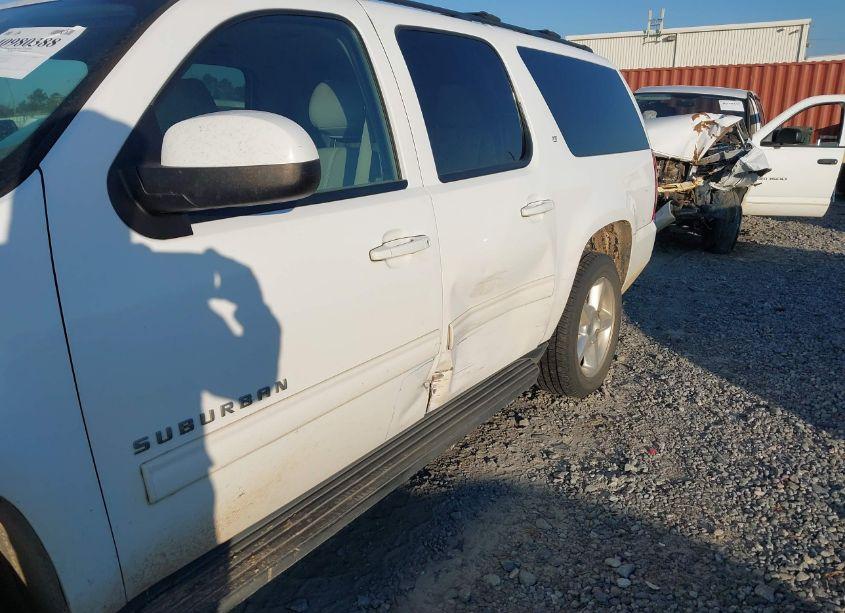 Photo 6 of 2011 Chevrolet Suburban 1500 LT1 (VIN 1GNSCJE0XBR308491)