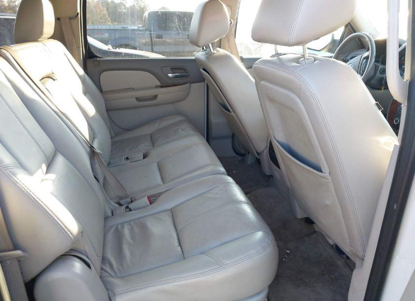 Photo 8 of 2011 Chevrolet Suburban 1500 LT1 (VIN 1GNSCJE0XBR308491)