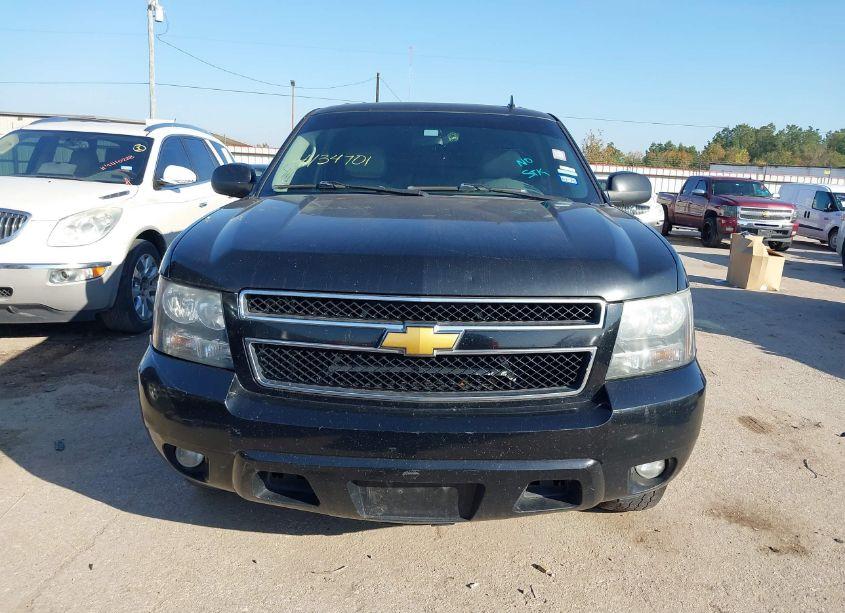 Photo 12 of 2012 Chevrolet Suburban 1500 LT (VIN 1GNSCJE0XCR211261)