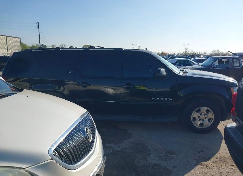 Photo 13 of 2012 Chevrolet Suburban 1500 LT (VIN 1GNSCJE0XCR211261)