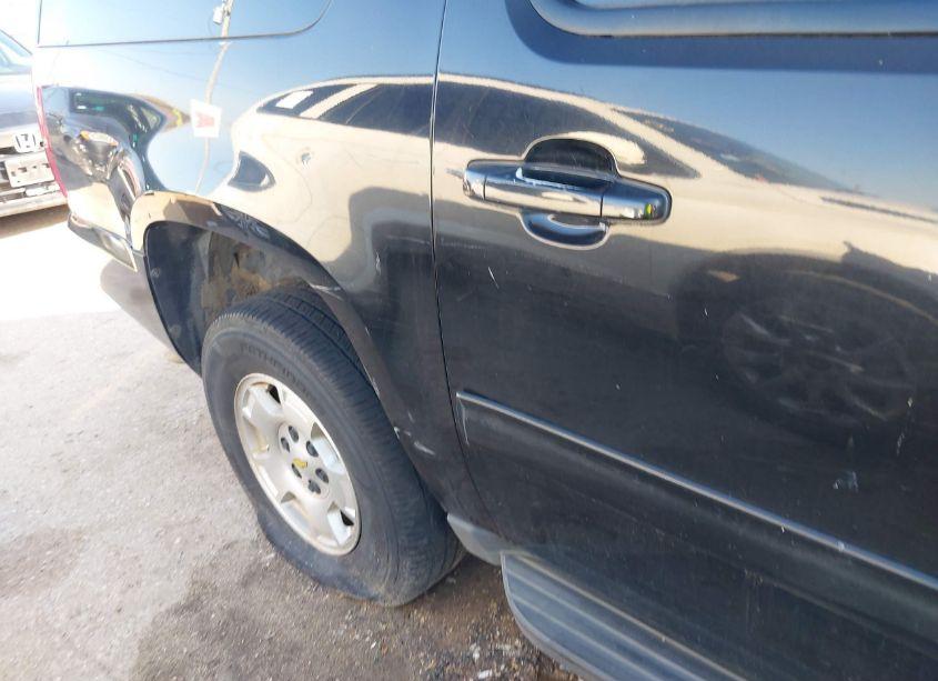 Photo 18 of 2012 Chevrolet Suburban 1500 LT (VIN 1GNSCJE0XCR211261)