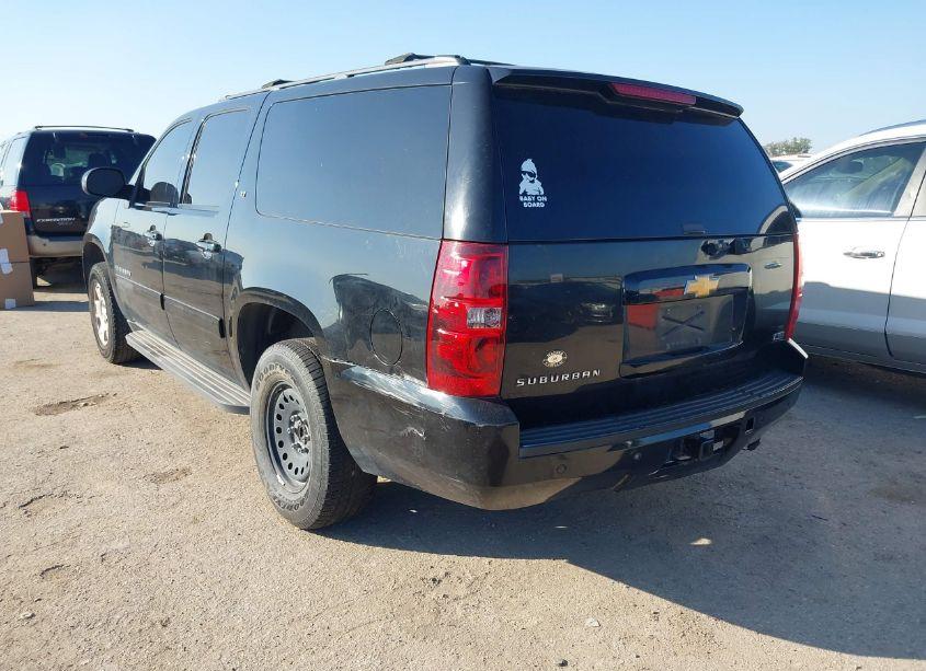 Photo 3 of 2012 Chevrolet Suburban 1500 LT (VIN 1GNSCJE0XCR211261)