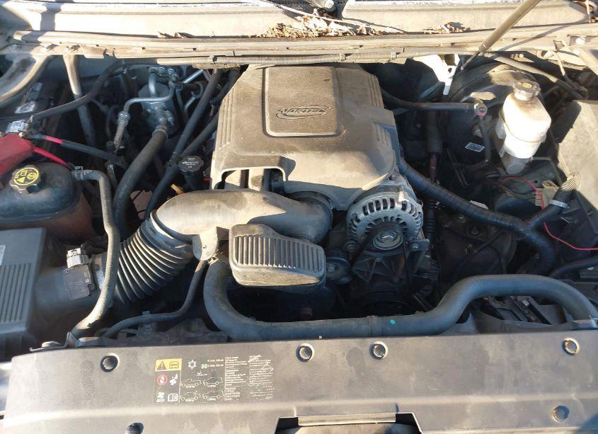 Photo 10 of 2013 Chevrolet Suburban 1500 LT (VIN 1GNSCJE0XDR163908)