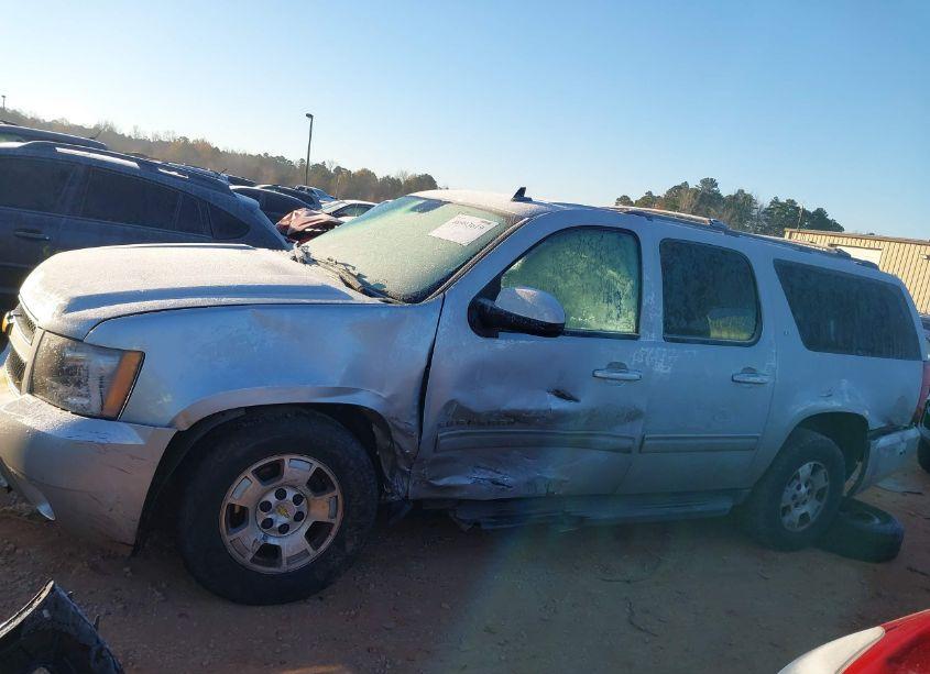 Photo 13 of 2013 Chevrolet Suburban 1500 LT (VIN 1GNSCJE0XDR163908)