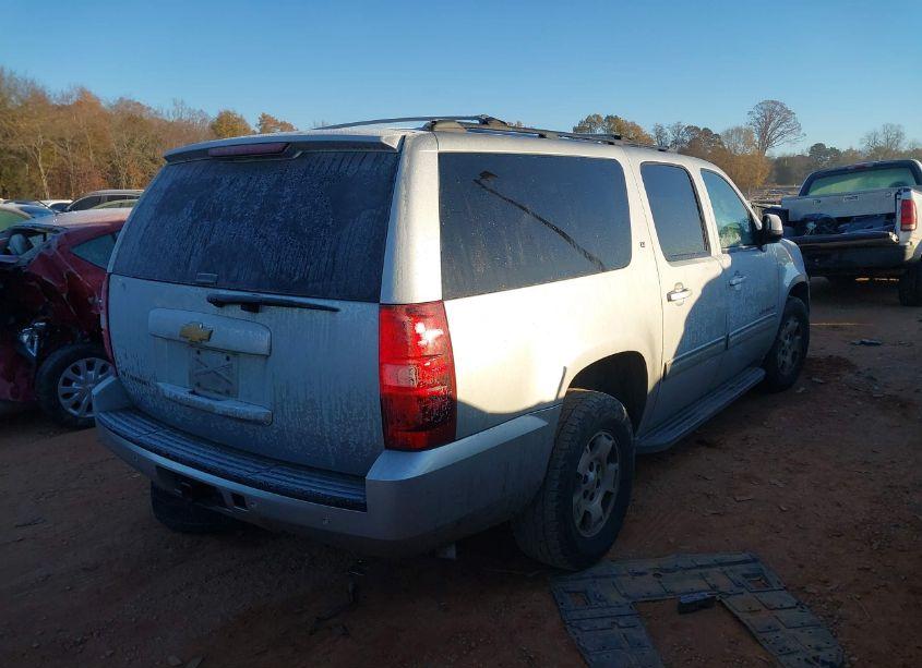 Photo 4 of 2013 Chevrolet Suburban 1500 LT (VIN 1GNSCJE0XDR163908)